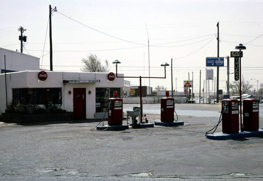 Historic Photo : 1977 Gas station, Plainview, Texas | Margolies | Roadside America Collection | Vintage Wall Art :