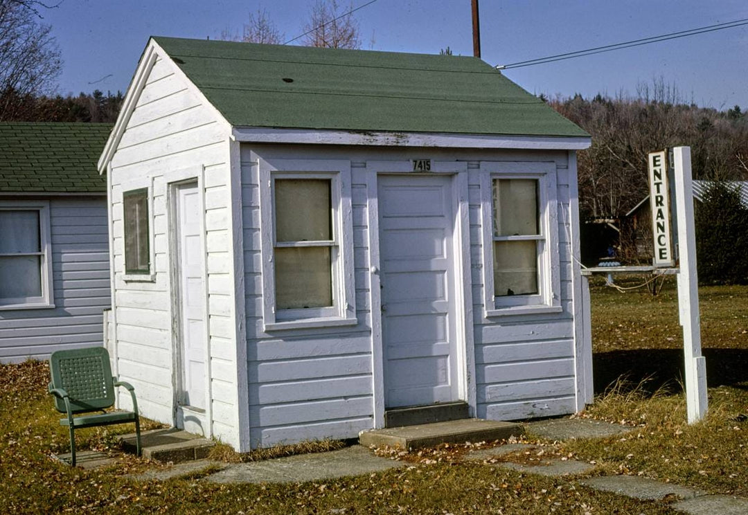 Historic Photo : 1977 Cabins, Saratoga Springs, New York | Margolies | Roadside America Collection | Vintage Wall Art :