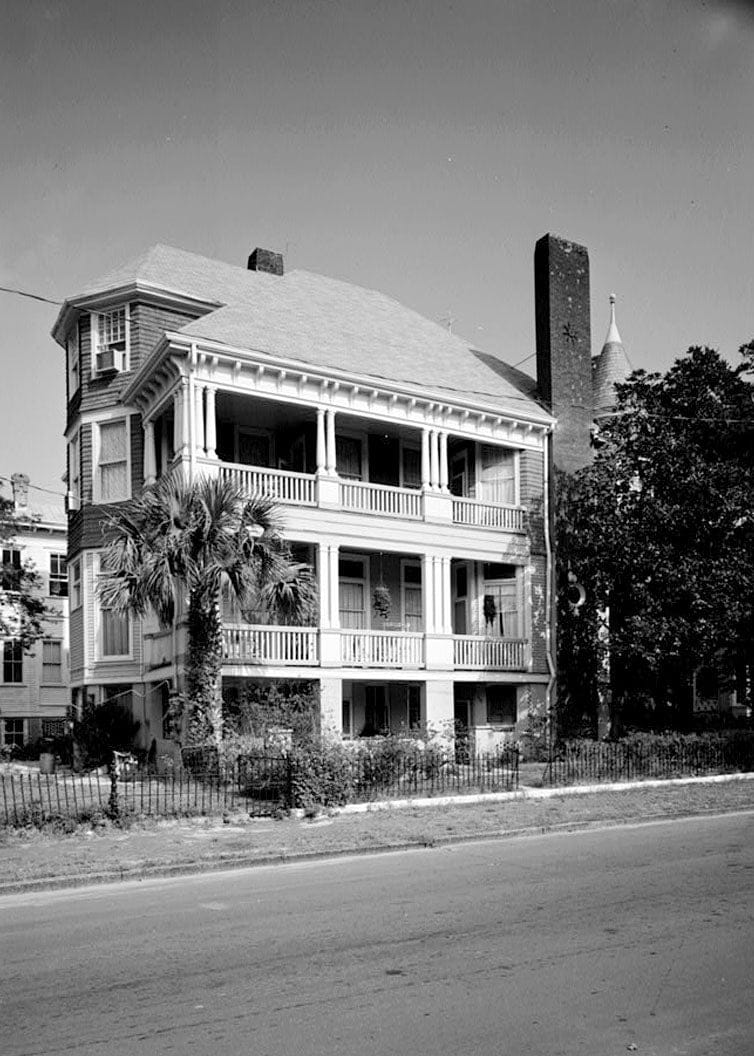 Historic Photo : Savannah Victorian Historic District, Bounded by Gwinnett, East Broad, West Broad Street & Anderson Lane, Savannah, Chatham County, GA 40 Photograph