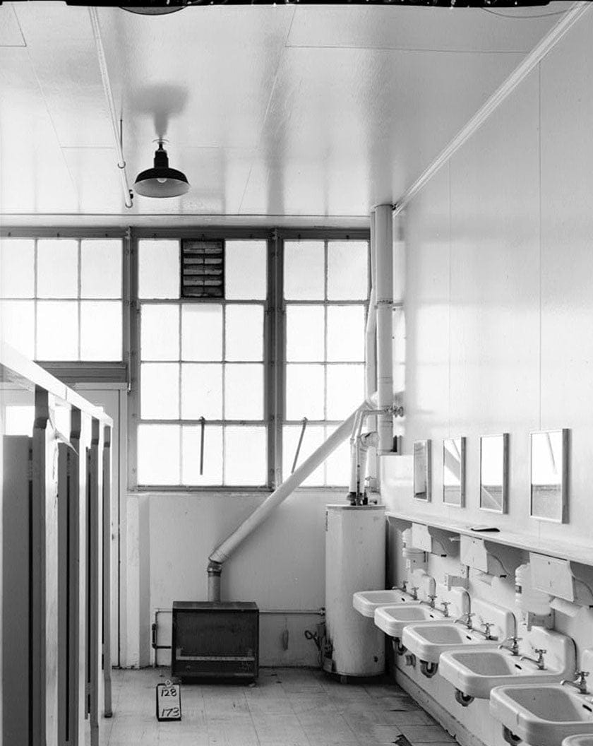 Oakland Naval Supply Center, Heavy Materials & Paint-Oil Storehouses, Between Fourth & Sixth streets, between B & D Streets, Oakland, Alameda County, CA 2