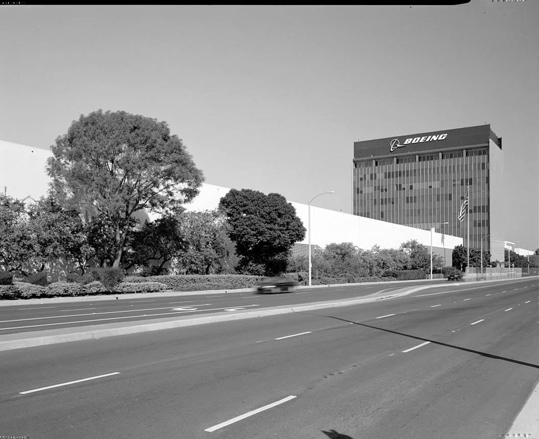 Historic Photo : Douglas Aircraft Company Long Beach Plant, 3855 Lakewood Boulevard, Long Beach, Los Angeles County, CA 6 Photograph