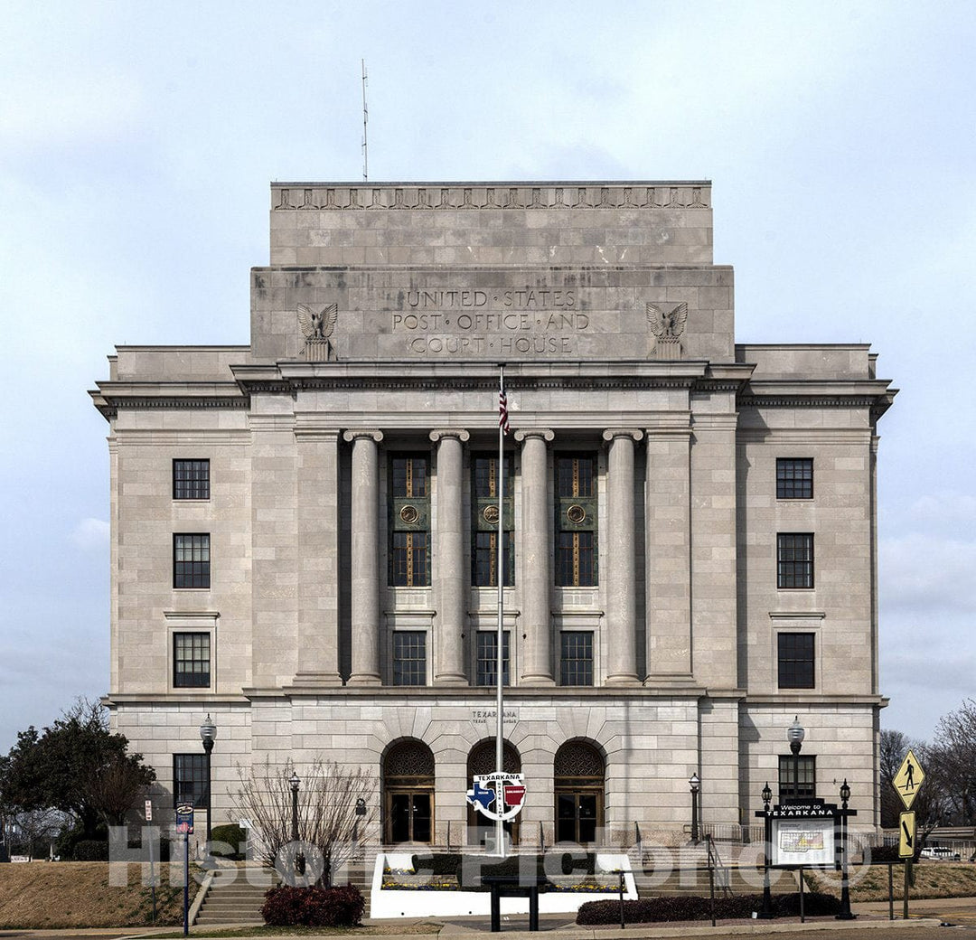 Texarkana, TX Photo - The Federal Courthouse and Post Office in Texarkana-
