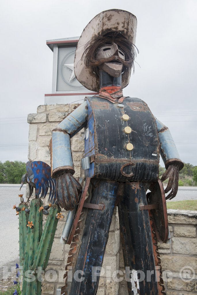 Marble Falls, TX Photo - Metal Yard Art for Sale at The Pottery Ranch Pottery Store in Marble Falls, TX