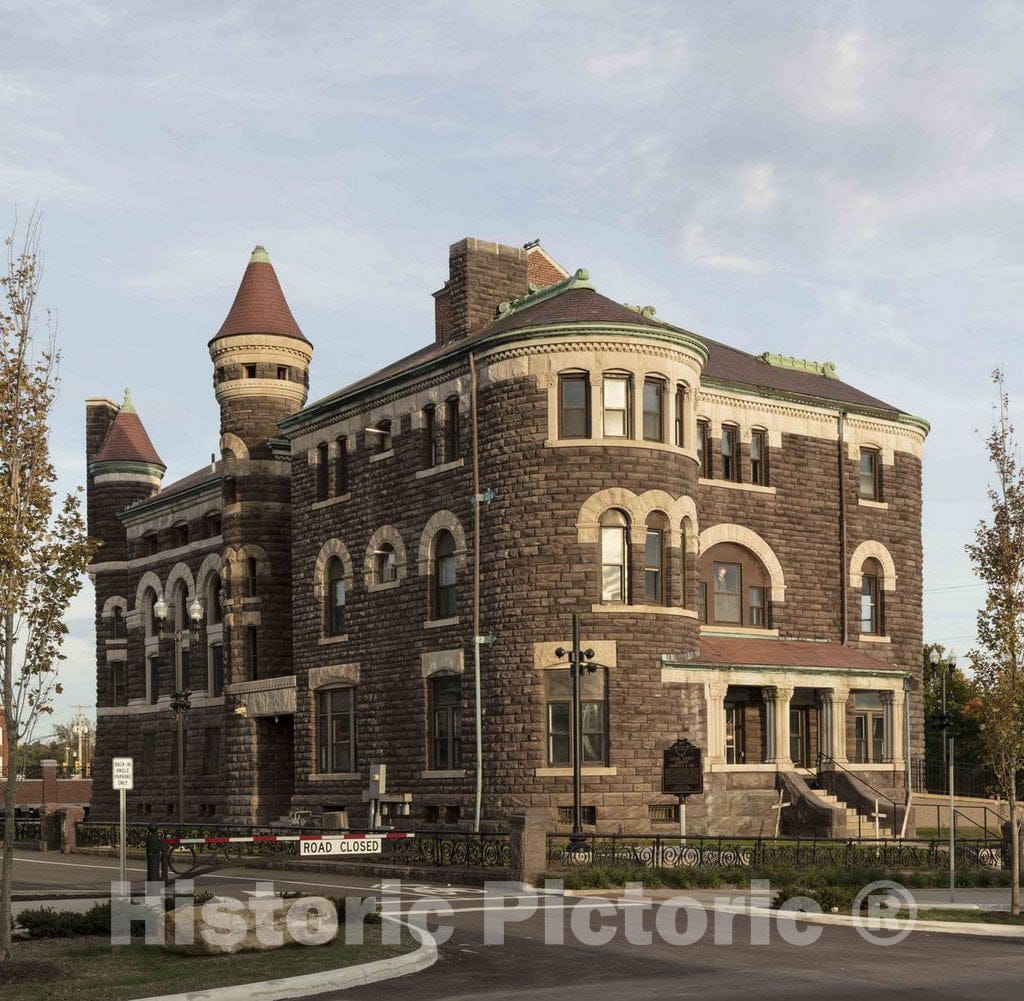 Photo - The old Licking County sheriff's residence and jail in Newark, Ohio- Fine Art Photo Reporduction