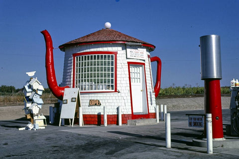 Historic Photo : 1987 Teapot Dome gas station, Zillah, Washington | Margolies | Roadside America Collection | Vintage Wall Art :