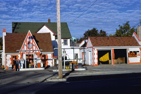 Historic Photo : 1977 Beacon (Mobil) gas station, overall view, 2116 S. 10th Avenue, Milwaukee, Wisconsin | Margolies | Roadside America Collection | Vintage Wall Art :