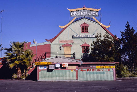 Historic Photo : 1977 George Joe Restaurant, horizontal view, Murray Drive & Grossmont Boulevard, La Mesa, California | Photo by: John Margolies |