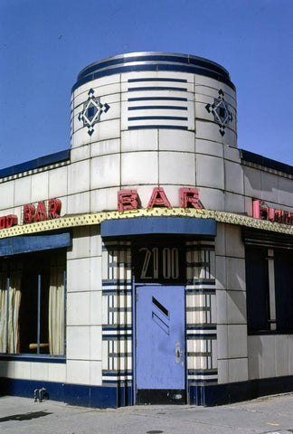Historic Photo : 1986 Elwood Bar, entrance detail, closer overall view, 200 Woodward Avenue, Detroit, Michigan | Photo by: John Margolies |