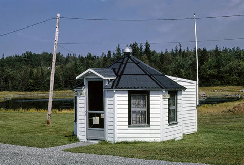 Historic Photo : 1984 Cozy Northern Lights Motor Court office, Route 3, Bar Harbor, Maine | Margolies | Roadside America Collection | Vintage Wall Art :