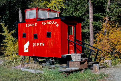 Historic Photo : 1987 Caboose and Loose Caboose Gift Shop, Loose Caboose detail, Route 93, Whitefish, Montana | Photo by: John Margolies |