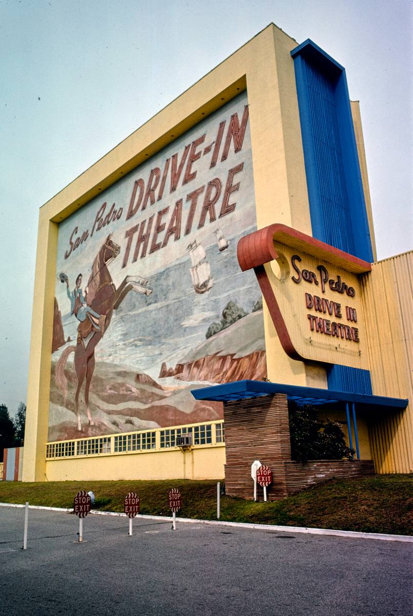 Historic Photo : 1977 San Pedro Drive-In Theater, angle from right, gray sky, Gaffey Street, San Pedro, Los Angeles, California | Photo by: John Margolies |