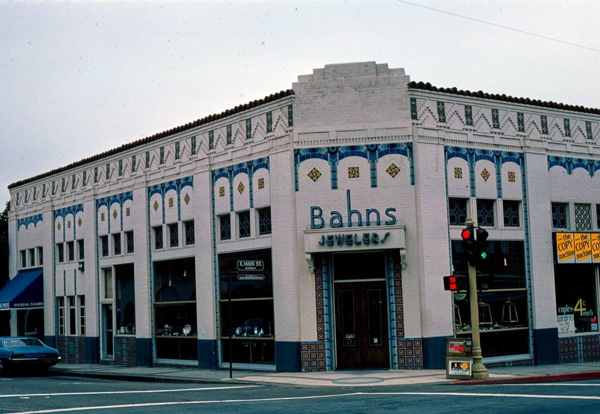 Historic Photo : 1976 Bahn's Jewelers, horizontal, Ventura, California | Margolies | Roadside America Collection | Vintage Wall Art :