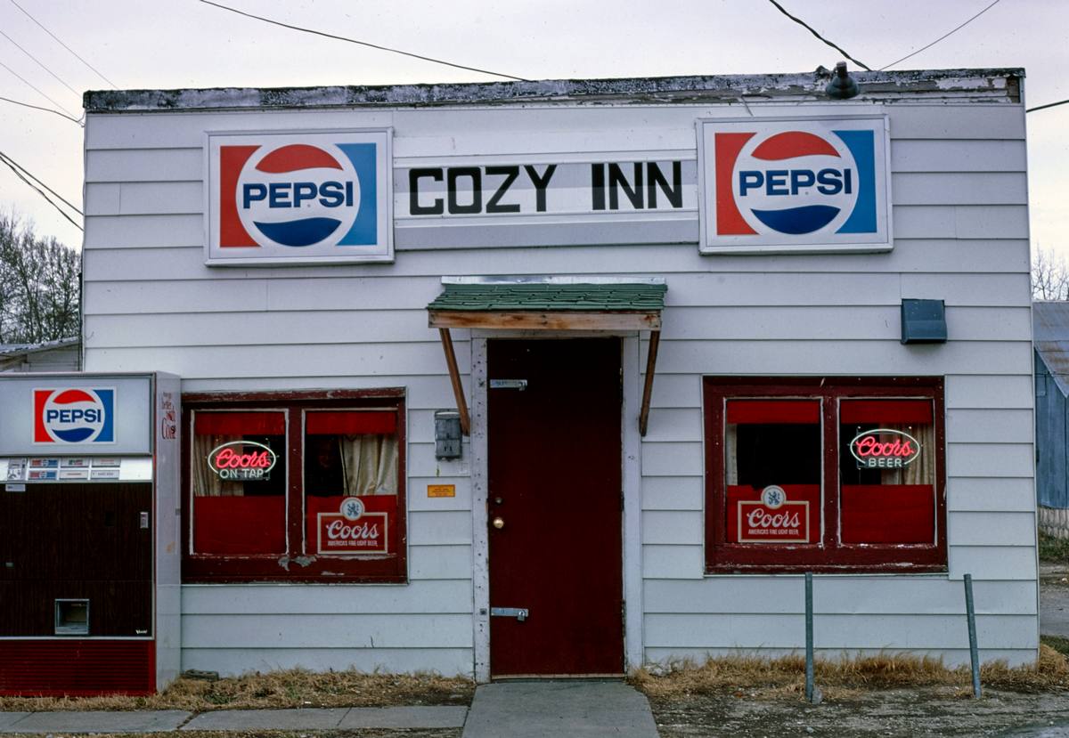 Historic Photo : 1977 Cozy Inn, angle 1, Washington Street, Junction City, Kansas | Margolies | Roadside America Collection | Vintage Wall Art :