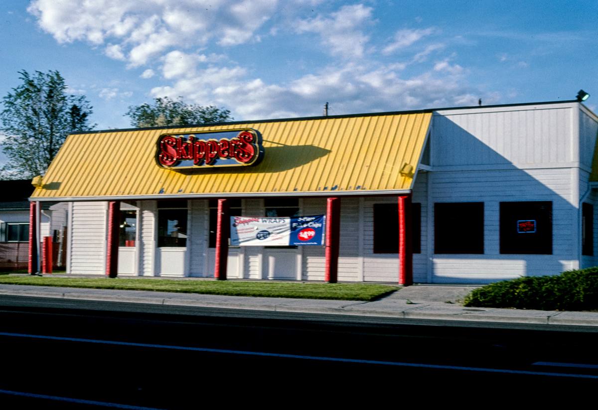 Historic Photo : 2004 Skipper's Restaurant, angle 2, Pocatello, Idaho | Margolies | Roadside America Collection | Vintage Wall Art :