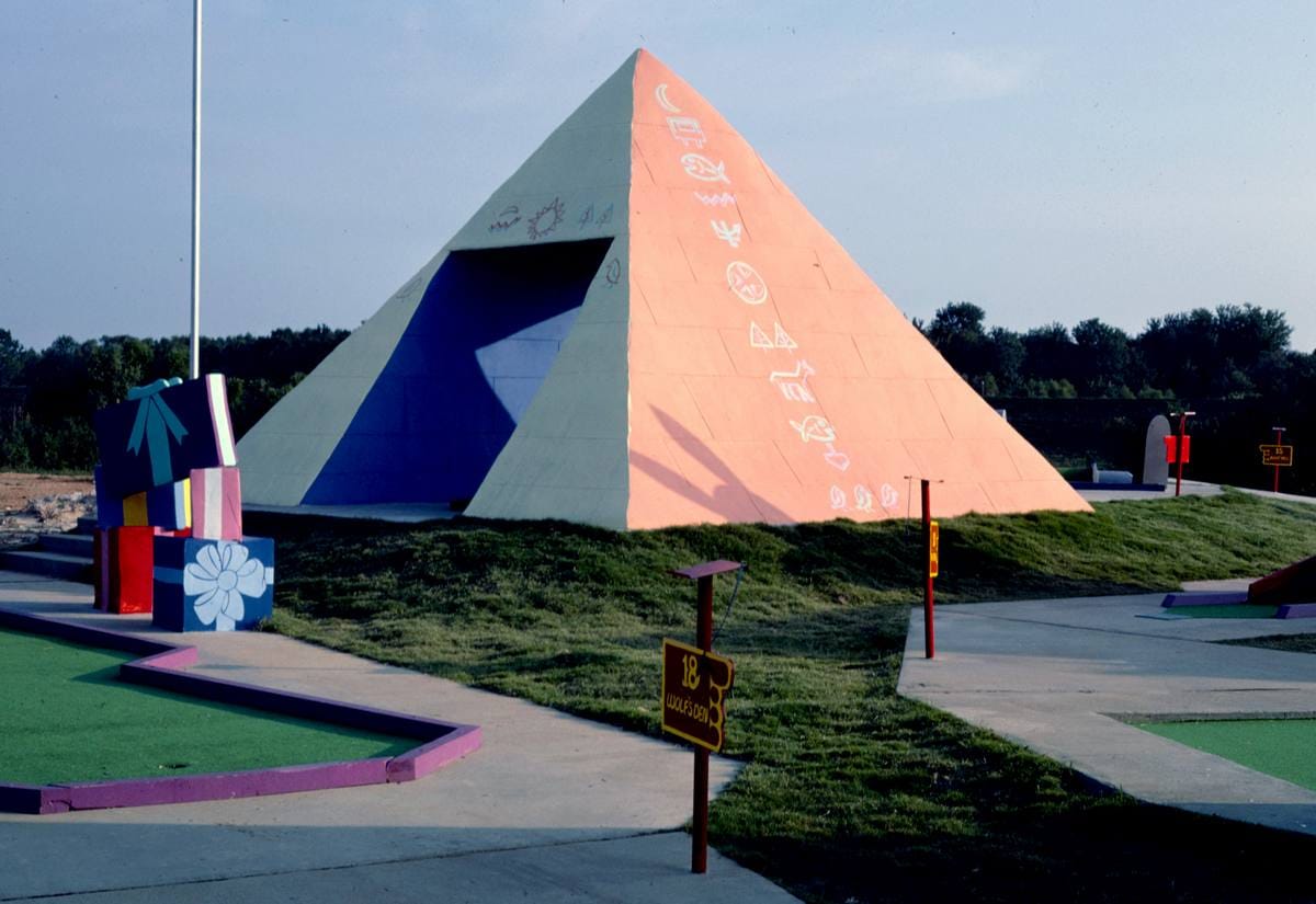 Historic Photo : 1986 Pyramid hole, Sir Goony Golf, Chattanooga, Tennessee | Margolies | Roadside America Collection | Vintage Wall Art :