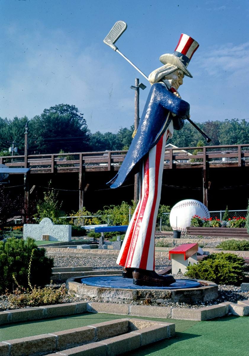 Historic Photo : 1984 Uncle Sam hole, Salute to the USA mini golf, Lake Winnipesaukee Pier, Weirs Beach, New Hampshire | Photo by: John Margolies |