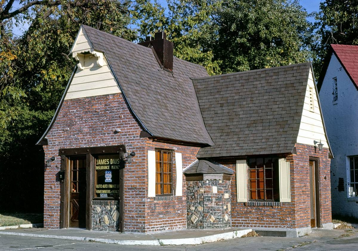 Historic Photo : 1979 Gas station, Muskogee, Oklahoma | Margolies | Roadside America Collection | Vintage Wall Art :
