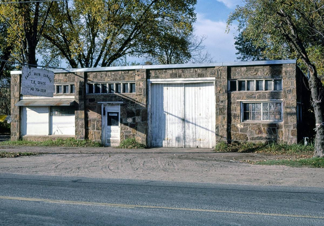 Historic Photo : 1987 East Main Garage, Clarksville, Arkansas | Margolies | Roadside America Collection | Vintage Wall Art :