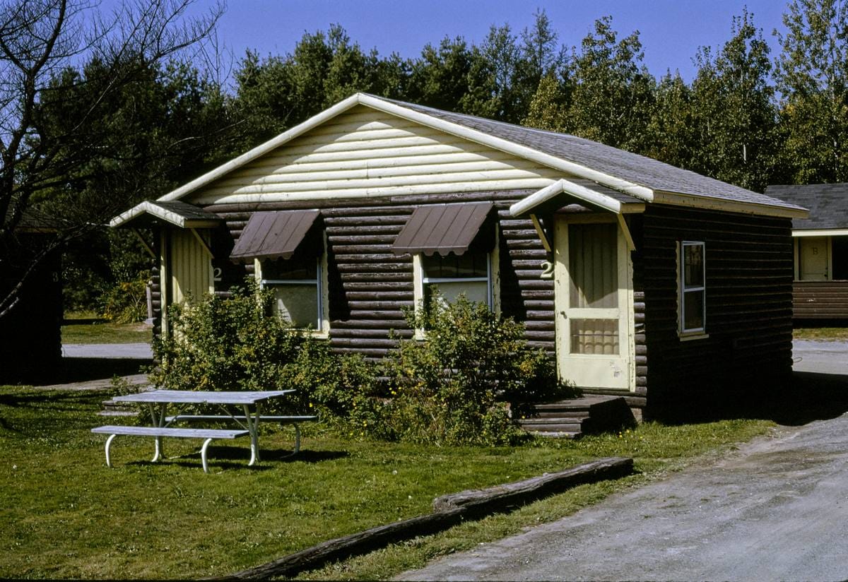 Historic Photo : 1995 Moosehead Cabins, Scarborough, Maine | Margolies | Roadside America Collection | Vintage Wall Art :
