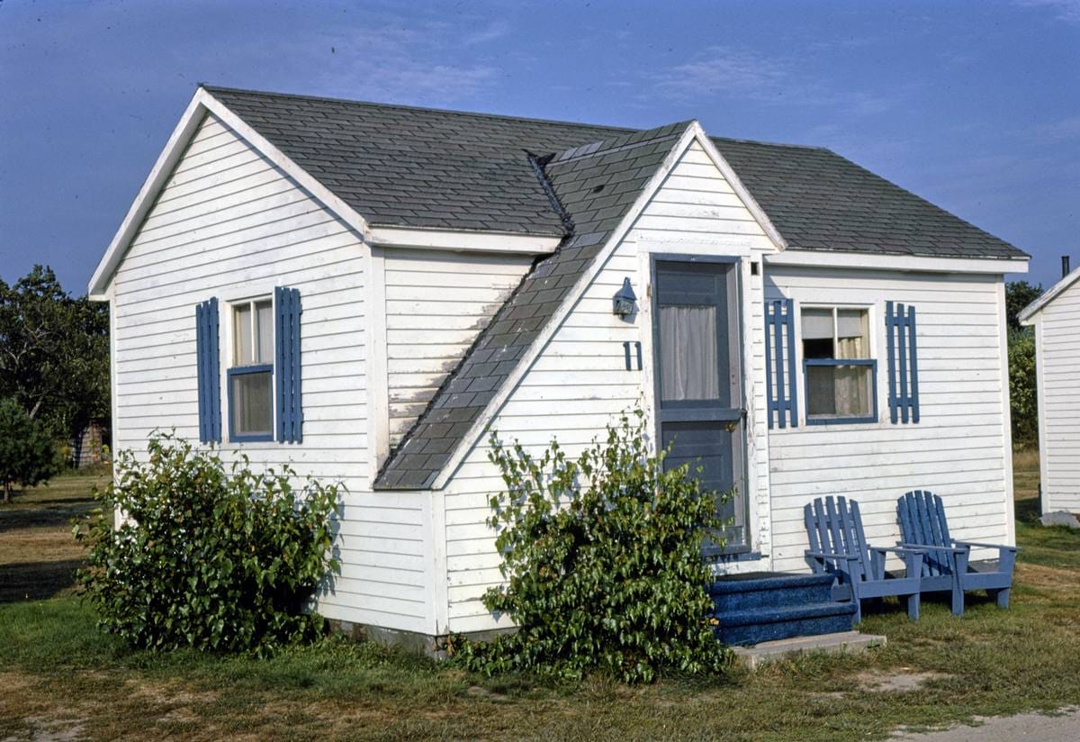 Historic Photo : 1984 Blue Haven Motor Court Cabin, Route 1, Saco, Maine | Margolies | Roadside America Collection | Vintage Wall Art :