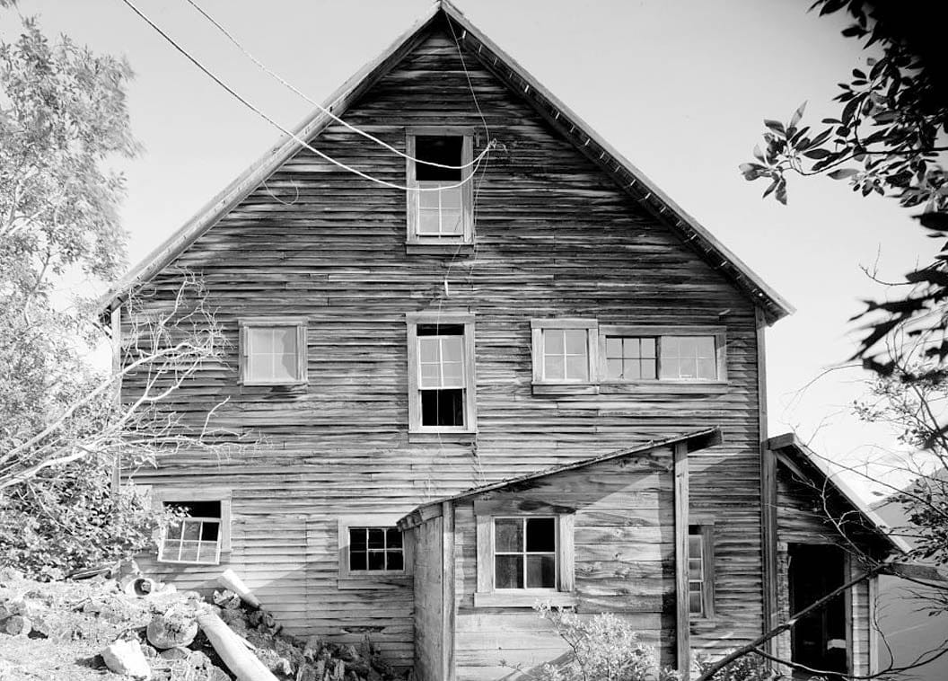 Historic Photo : Green Butte Copper Company, Bunkhouse (Upper camp), McCarthy Creek 12 miles Northeast of McCarthy, McCarthy, Valdez-Cordova Census Area, AK 4 Photograph