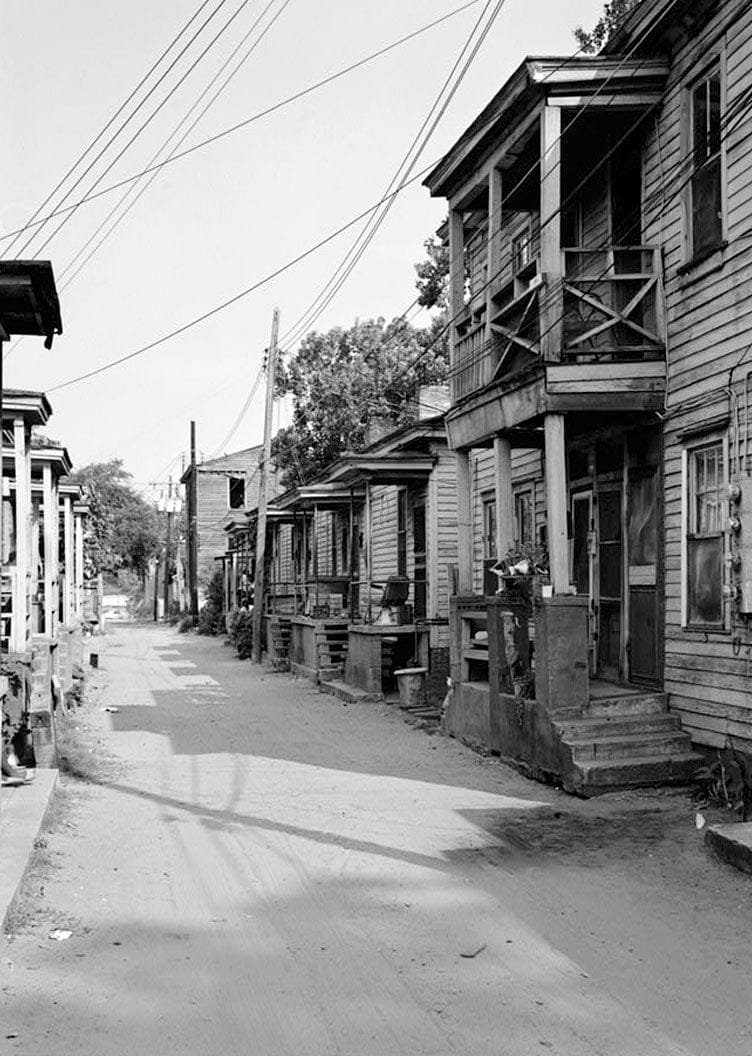 Historic Photo : Savannah Victorian Historic District, Bounded by Gwinnett, East Broad, West Broad Street & Anderson Lane, Savannah, Chatham County, GA 45 Photograph