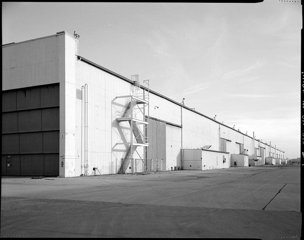 Historic Photo : Douglas Aircraft Company Long Beach Plant, Aircraft Wing & Fuselage Assembly Building, 3855 Lakewood Boulevard, Long Beach, Los Angeles County, CA 2 Photograph