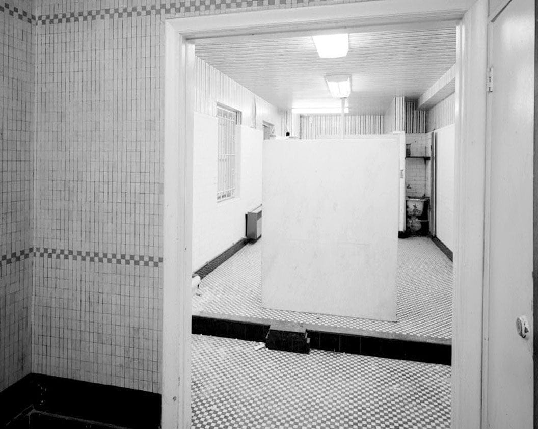 Historic Photo : Earle Theatre, Thirteenth & E Streets, Northwest, Washington, District of Columbia, DC 9 Photograph