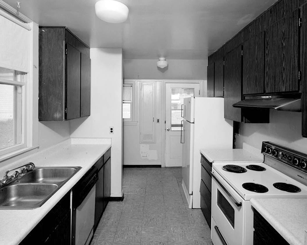 Historic Photo : Winehaven, Rectangular Three-Bedroom-Plan Residence, Point Molate Naval Fuel Depot, Richmond, Contra Costa County, CA 4 Photograph