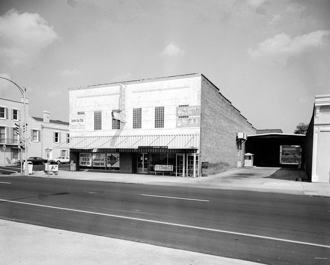 Historic Photo : Gordon Military Store & Pawnshop, 593-595 Broad Street, Augusta, Richmond County, GA 5 Photograph
