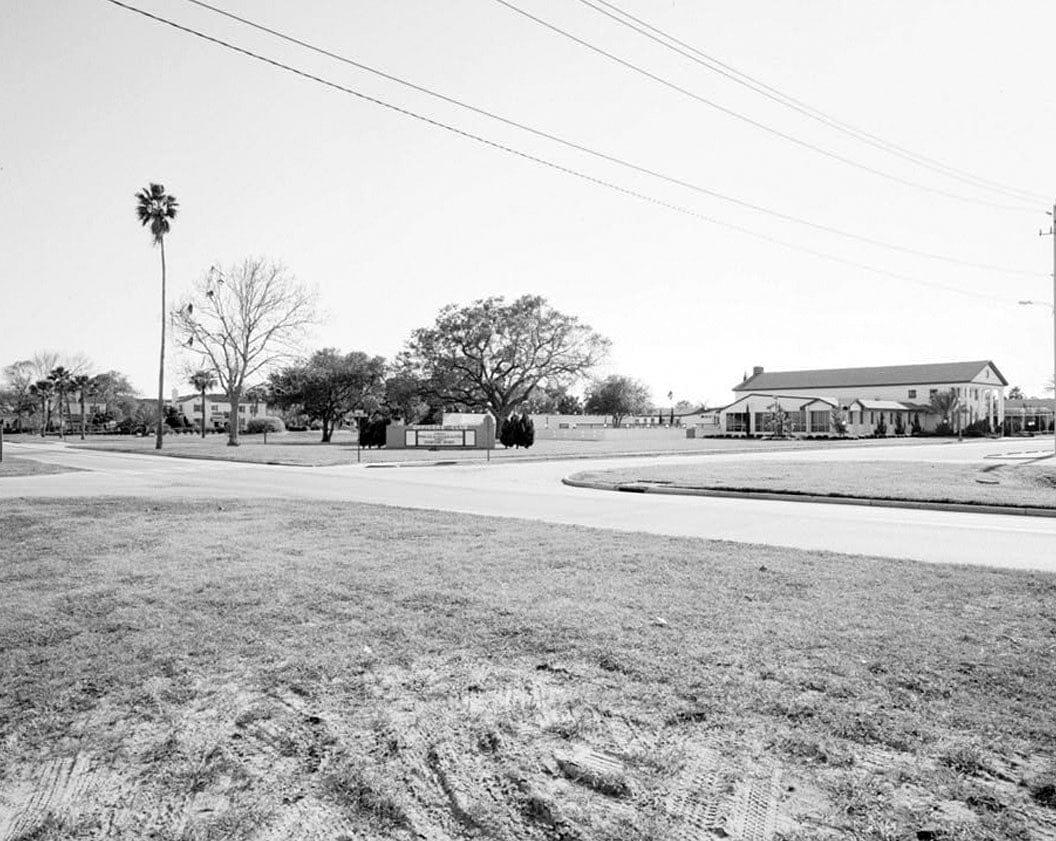 Historic Photo : MacDill Air Force Base, Bounded by City of Tampa North, Tampa Bay South, Old Tampa Bay West, & Hillsborough Bay East, Tampa, Hillsborough County, FL 2 Photograph