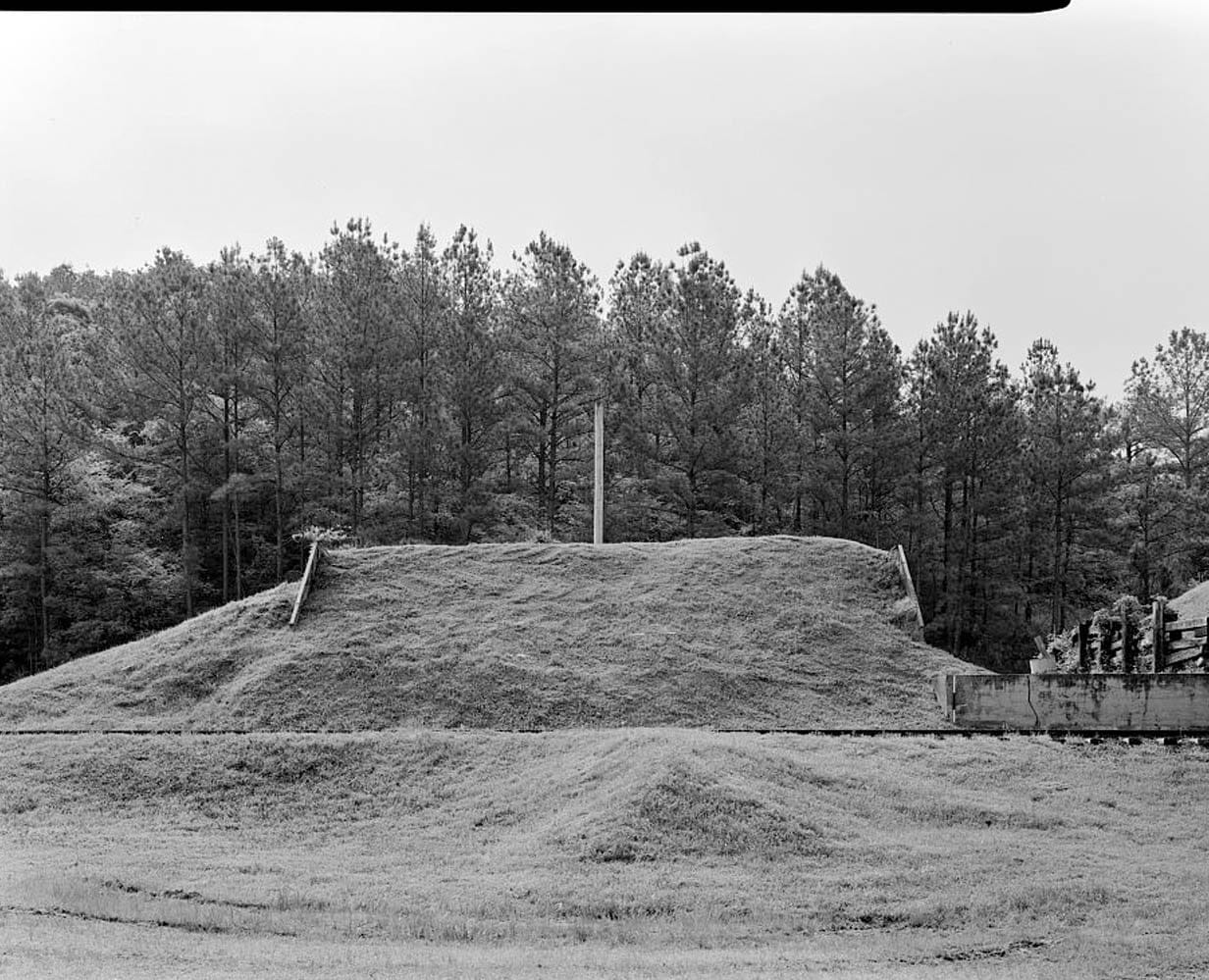 Historic Photo : Fort McClellan Ammunition Storage Area, Building No. 4408, Second Avenue (Magazine Road), Anniston, Calhoun County, AL 2 Photograph