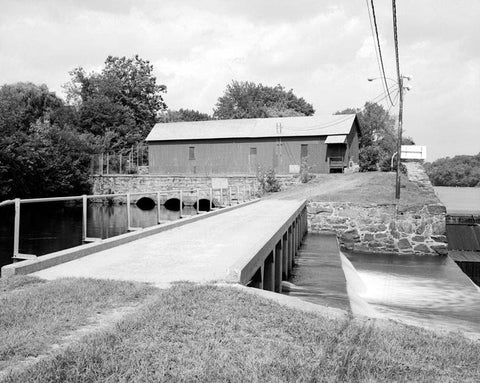 Norwich Water Power Company, Canal Spillway, West bank of Shetucket River between Thirteenth & Fourteenth Streets, Greenville section, Norwich, New London County, CT 1