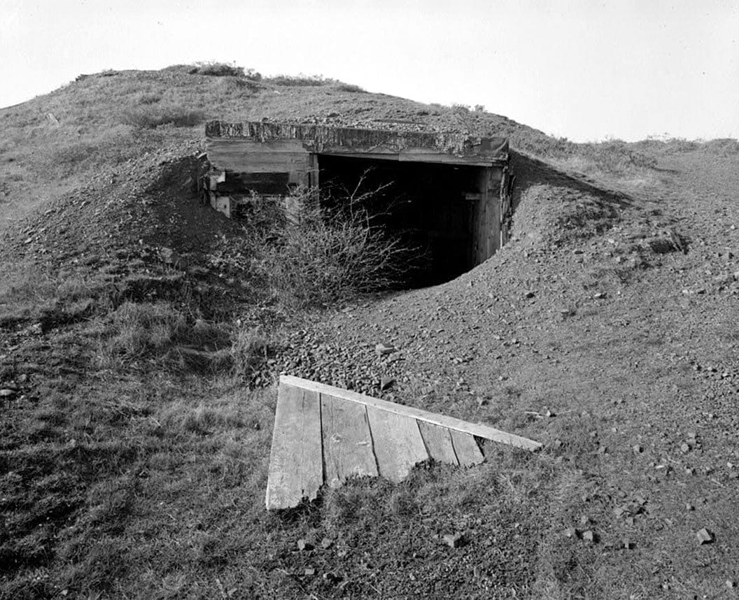 Historic Photo : Fort Cronkhite, Anti-Aircraft Battery No. 1, Hutment Anteroom, Wolf Ridge, Sausalito, Marin County, CA 1 Photograph
