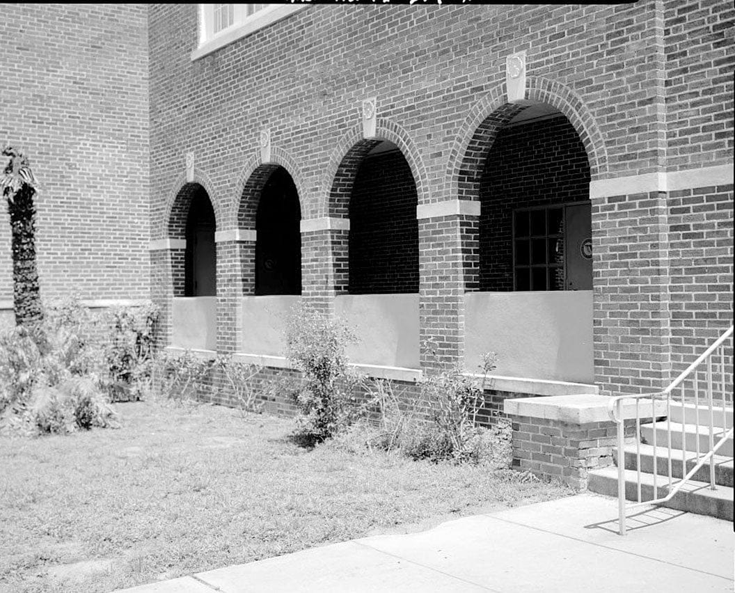 Historic Photo : Oak Park Elementary School, 4916 East Tenth Avenue, Tampa, Hillsborough County, FL 2 Photograph