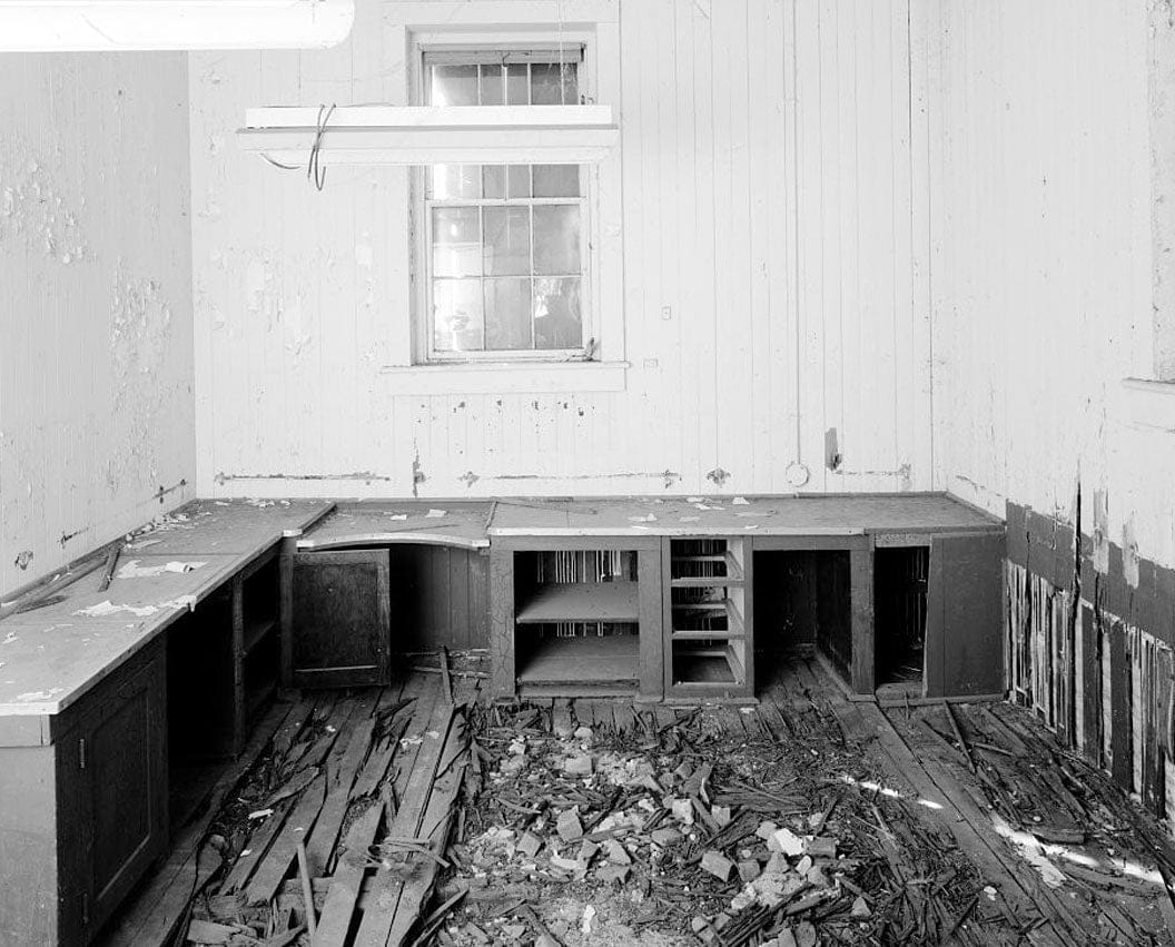 Historic Photo : Mare Island Naval Shipyard, Stables, Cedar Avenue, east side Cedar Avenue, north of Fourteenth Street, Vallejo, Solano County, CA 2 Photograph