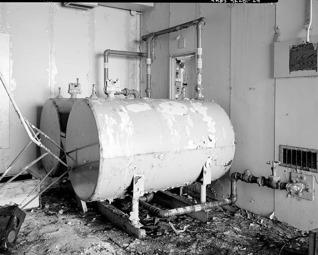Historic Photo : POW-3 Distant Early Warning Line Station, Bullen Point, Prudhoe Bay, North Slope Borough, AK 30 Photograph