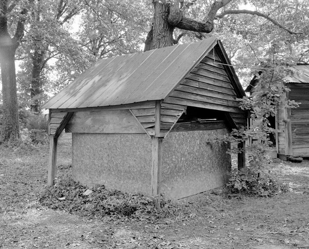 Historic Photo : Craft Farm, Well House, 1912 North Brown Road, Lawrenceville, Gwinnett County, GA 1 Photograph