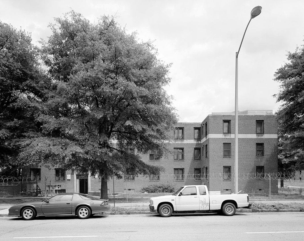 Historic Photo : Techwood Homes, Building No. 6, 465 Techwood Drive & 119-125 Hunnicutt Street, Atlanta, Fulton County, GA 1 Photograph