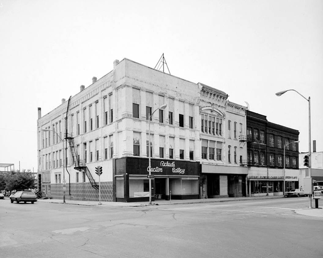 Historic Photo : East Locust Street Commercial District, 521-529 East Locust Street, Des Moines, Polk County, IA 3 Photograph