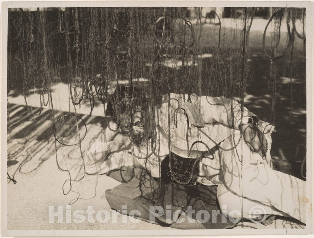 Photo Print : László Moholy-Nagy - Fischernetze auf Isola Bella : Vintage Wall Art