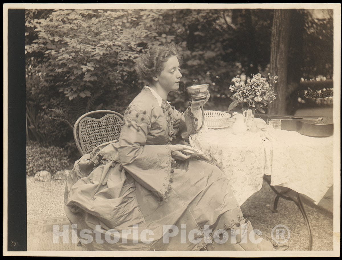 Photo Print : Frank Eugene - Ellen : Vintage Wall Art