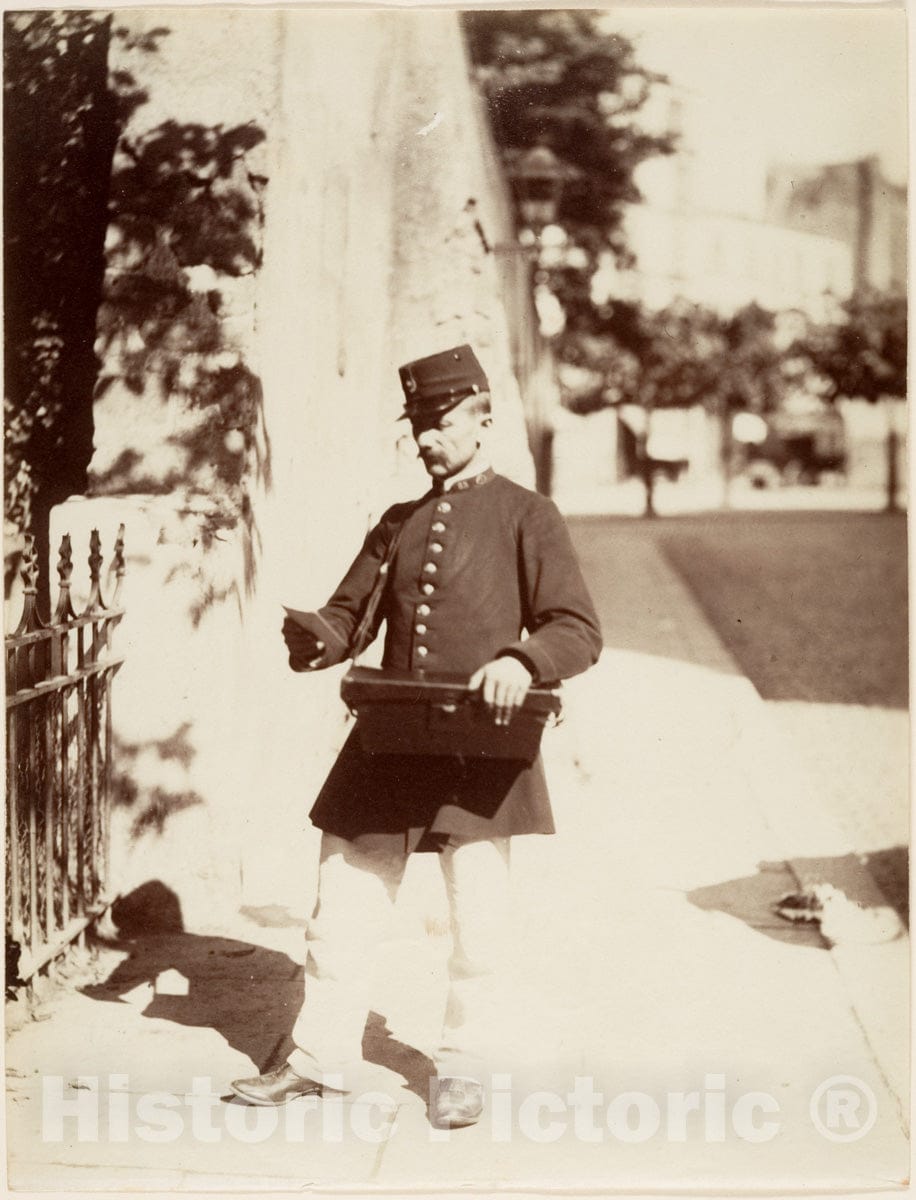 Photo Print : Eugène Atget - Facteur : Vintage Wall Art