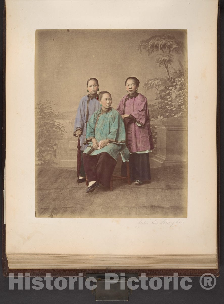 Photo Print : Raimund von Stillfried - Filles de Shanghai : Vintage Wall Art