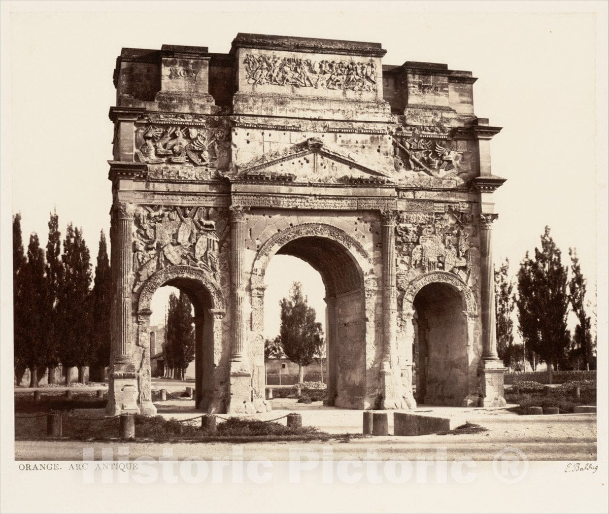 Photo Print : Édouard Baldus - Orange, Arc Antique : Vintage Wall Art