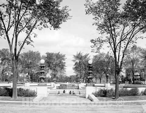 Historic Black & White Photo - Buffalo, New York - The Fountain at Gates Circle, c1915 -
