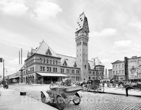 Historic Black & White Photo - Chicago, Illinois - Dearborn Station, c1915 -