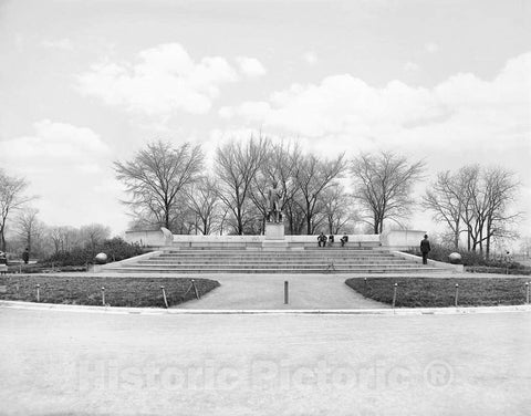 Historic Black & White Photo - Chicago, Illinois - The Standing Lincoln, c1900 -
