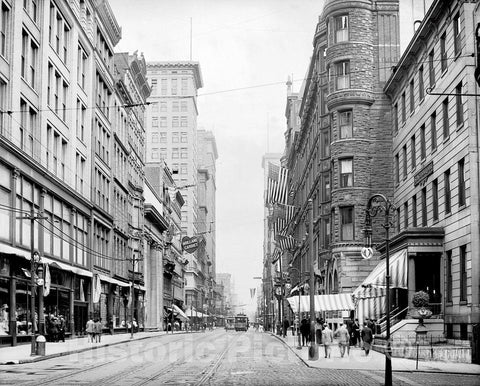 Cincinnati Historic Black & White Photo, Fourth Street, east from Race Street, c1904 -