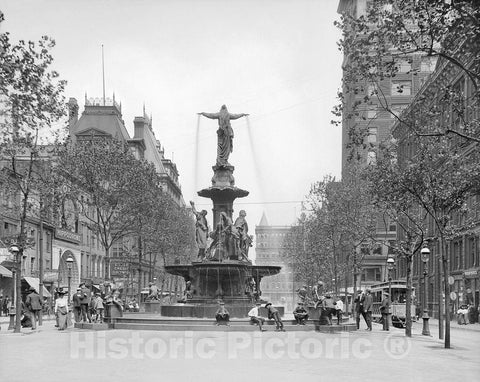 Cincinnati Historic Black & White Photo, Tyler-Davidson Fountain in Fountain Square, c1906 -